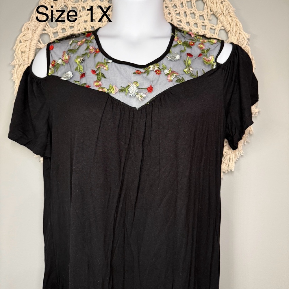 Chic Black Floral Mesh Women's Blouse